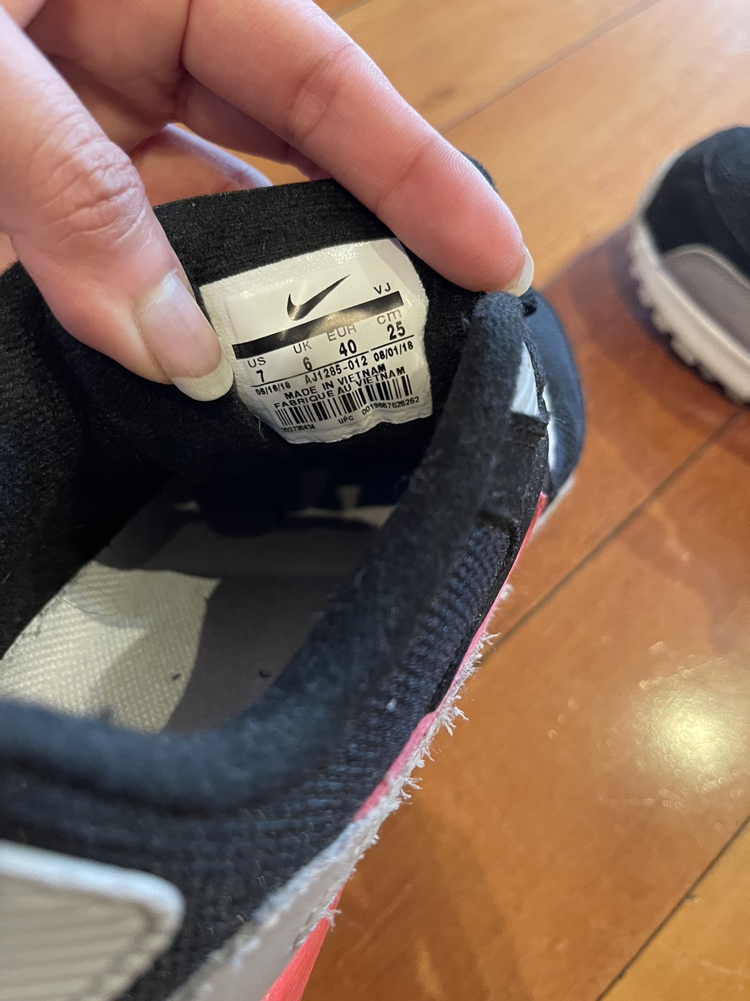 Nike Shoes - photo 3