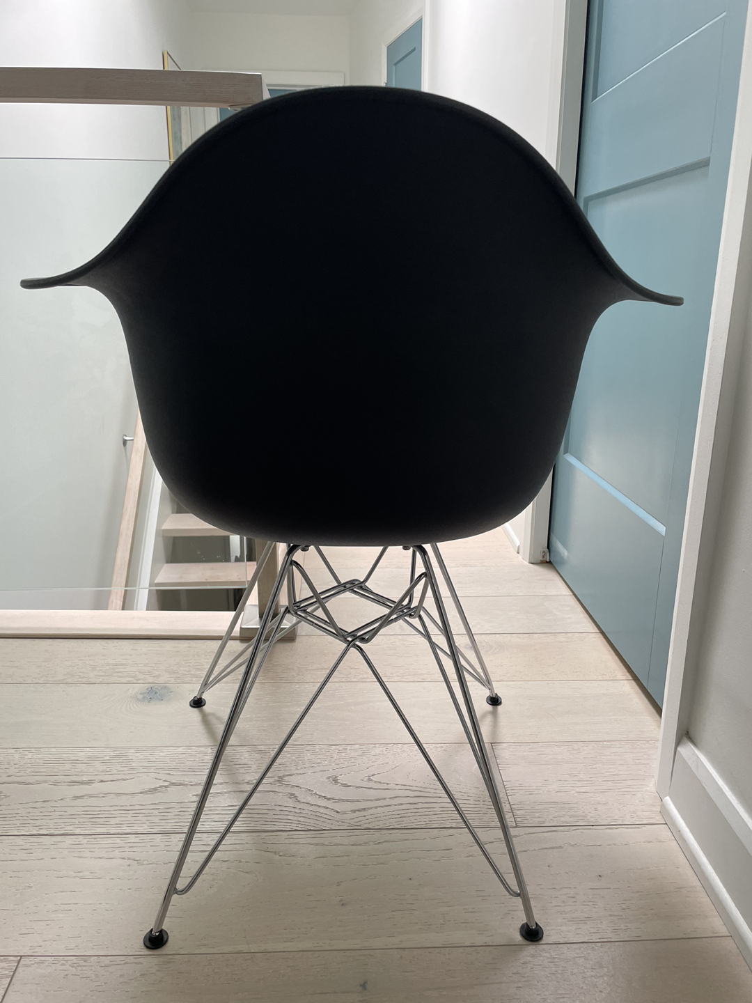 Eames replica molded plastic arm chair - photo 4