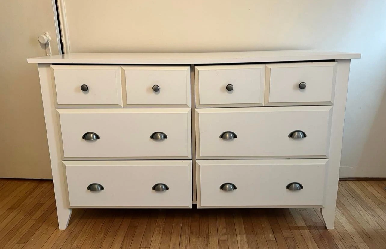 White Sauder Dresser / Chest Drawer 