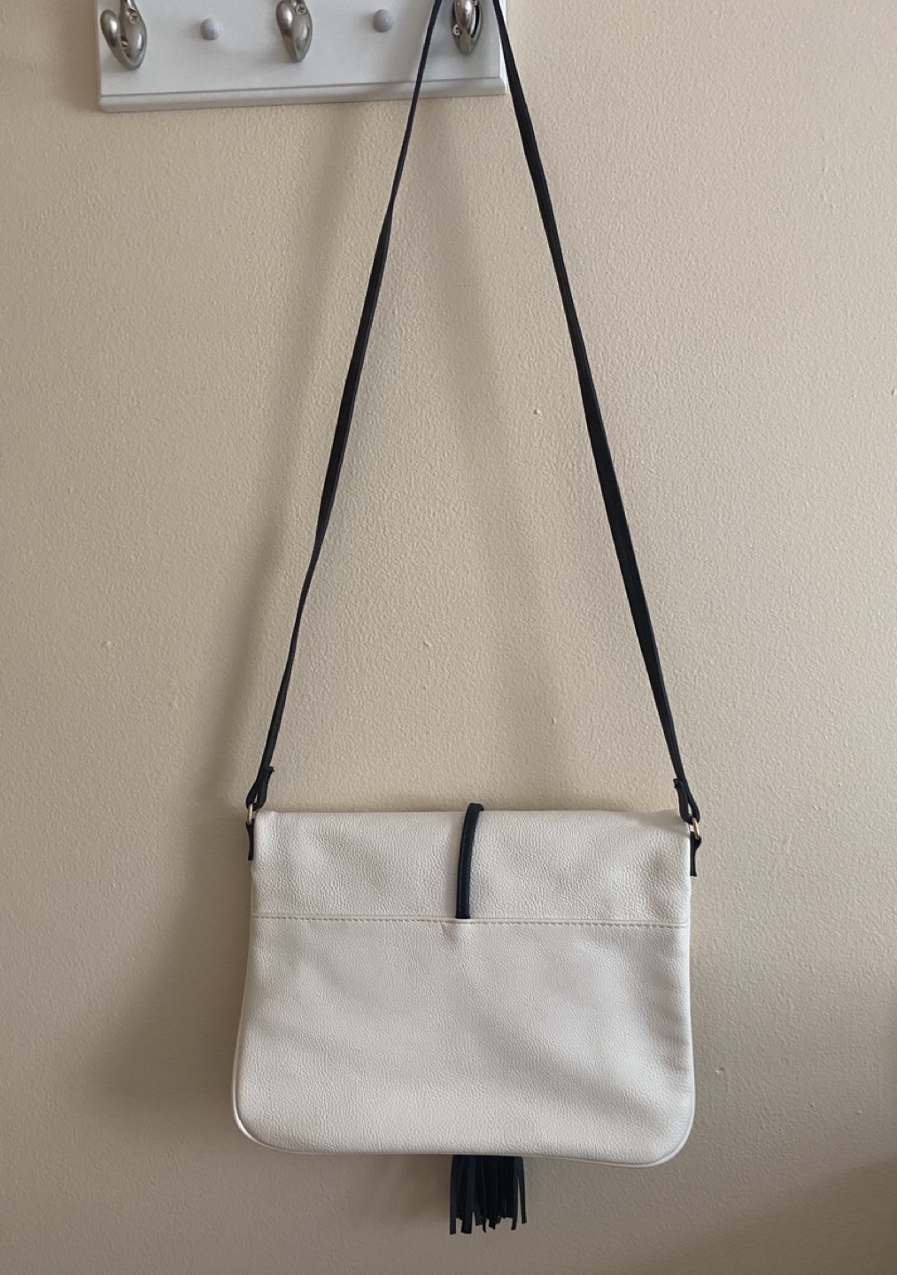 Black and white pleather purse - photo 2