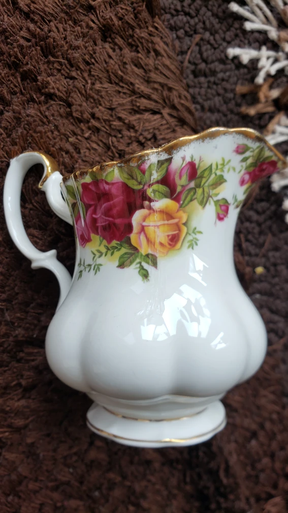 7 pieces of Old Country Roses image indicator(3)