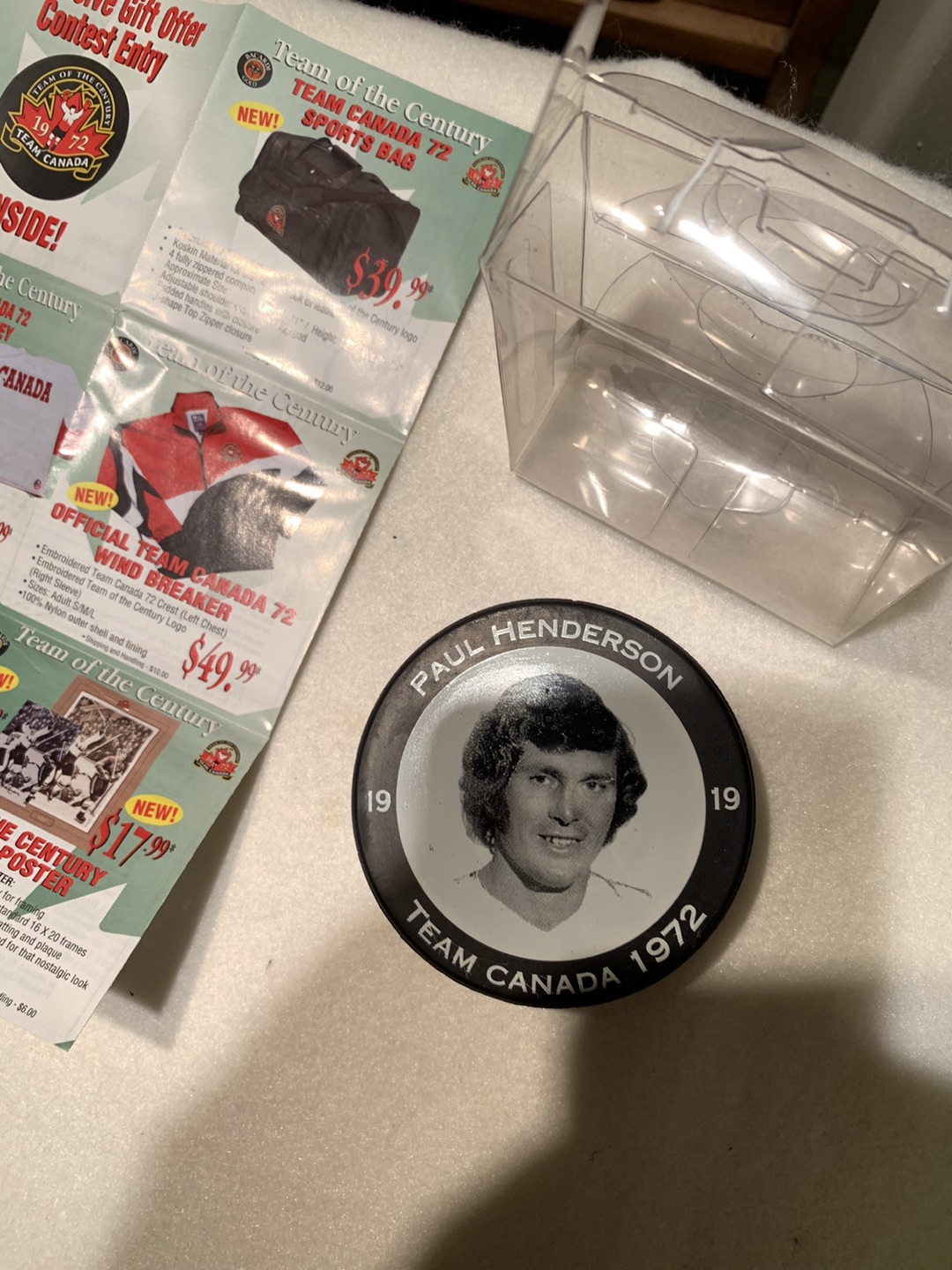 Rare 1972 TEAM OF THE CENTURY PAUL HENDERSON COLLECTIBLE PUCK ! image indicator(4)