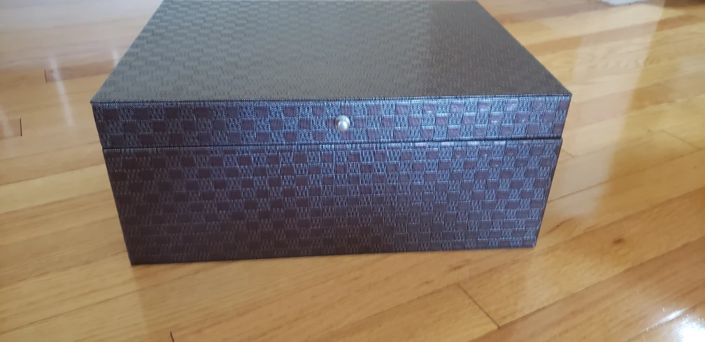 Jewelery box. mirror.  rings. under storage. image indicator(2)