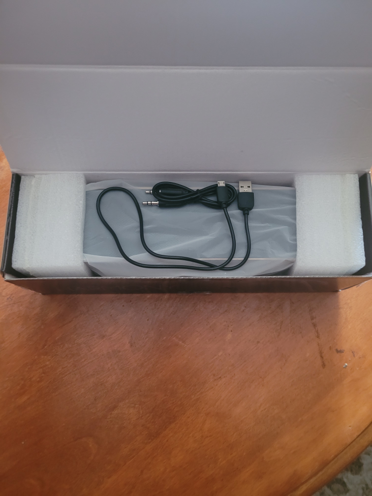 Bluetooth speaker/alarm clock - photo 2