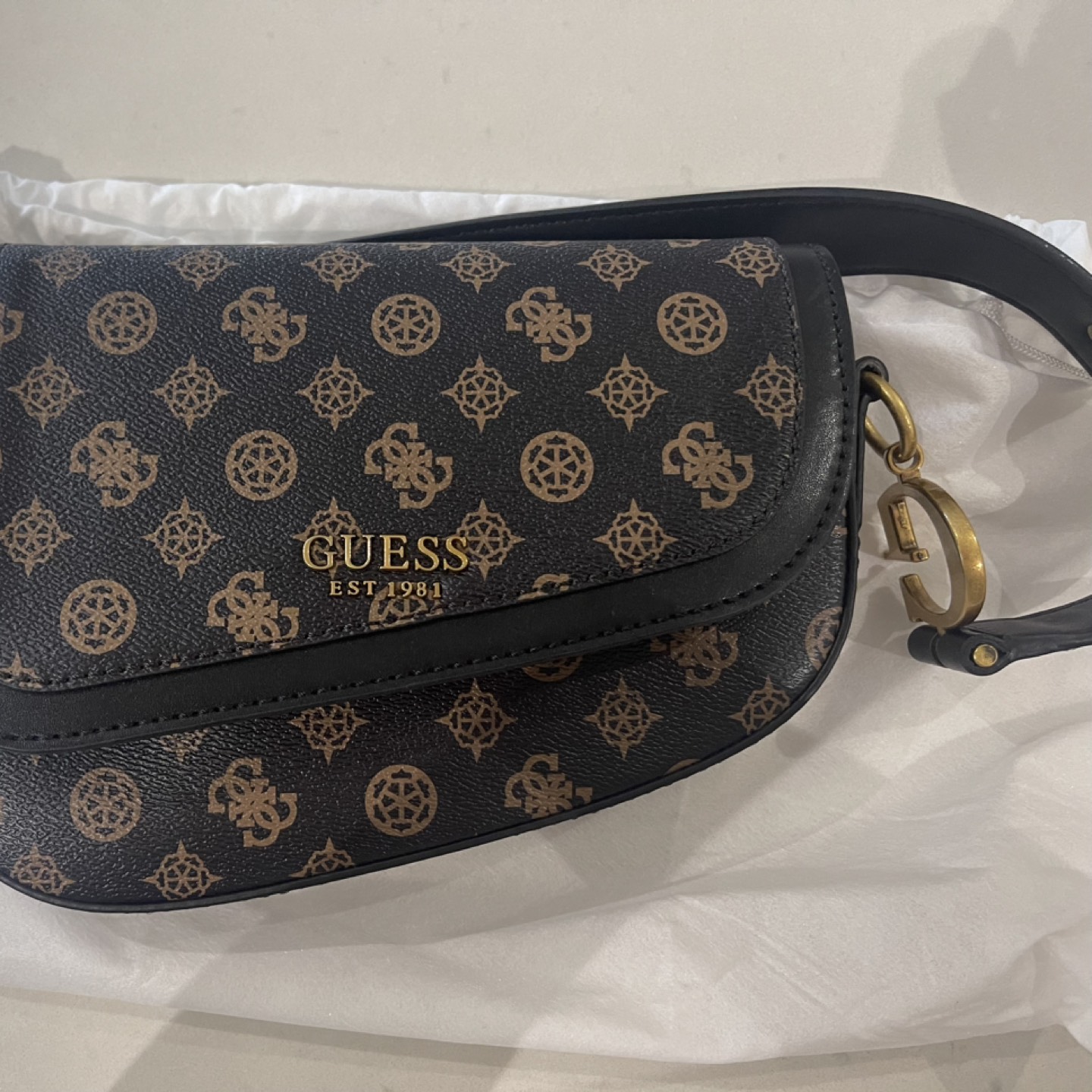 GUESS (brand new/never used )