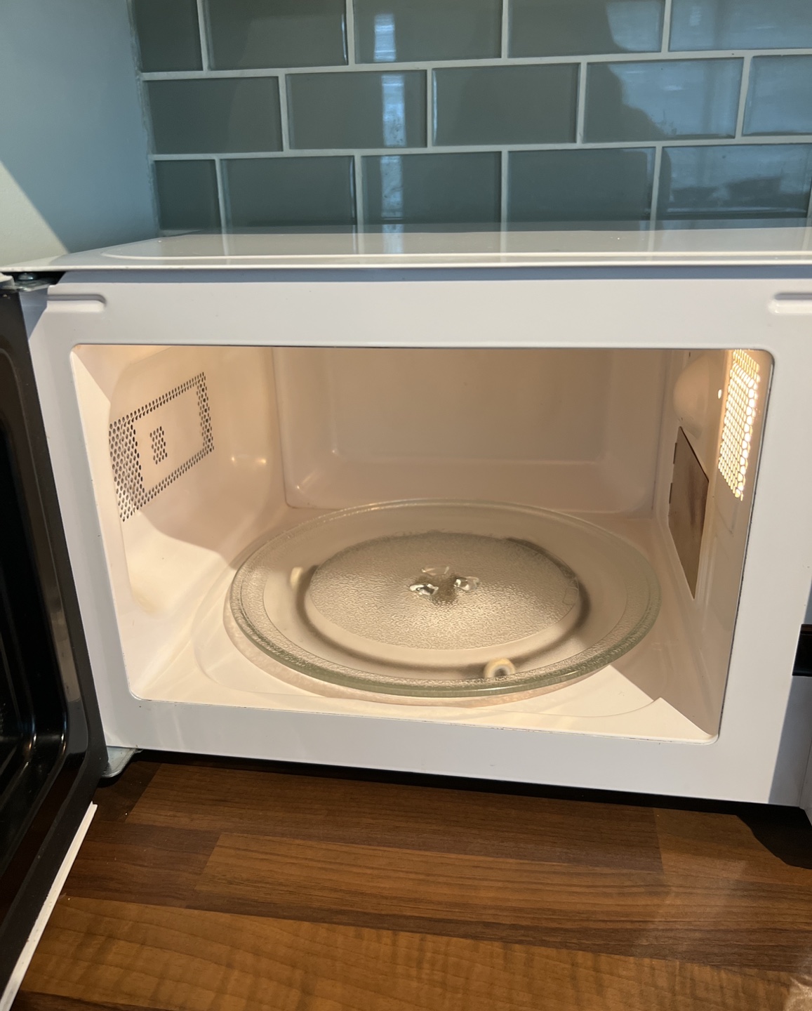 Microwave - photo 2