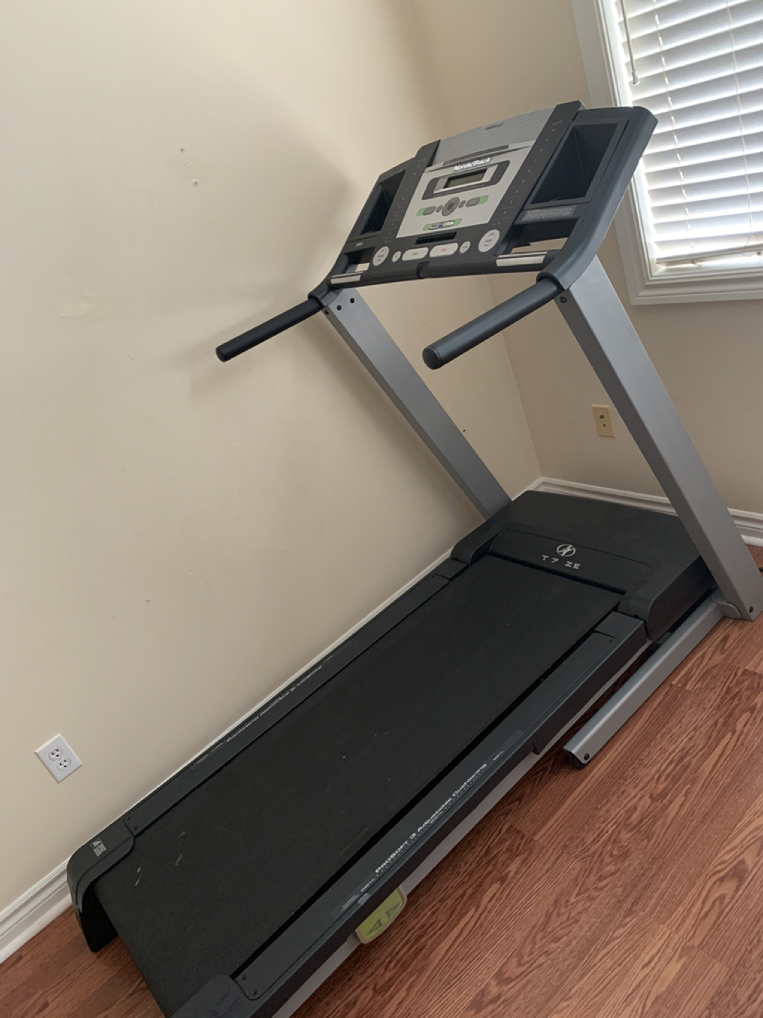 Treadmill - photo 2