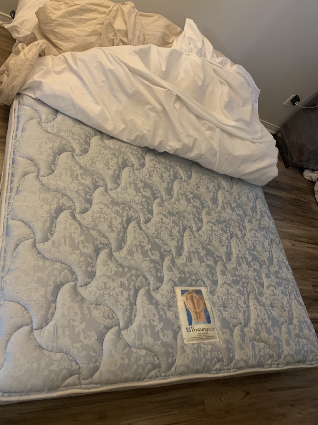 Free queen mattress - photo 2