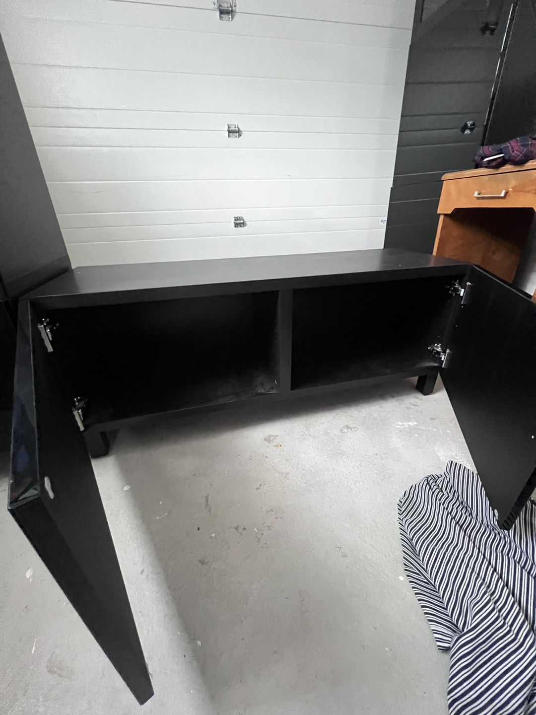 Beautiful and handy TV Stand - photo 3