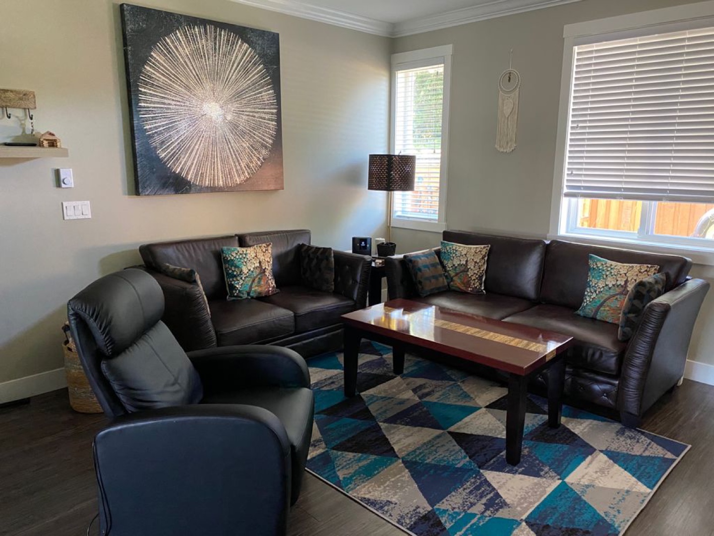 Sofa set for sale (3+2 Used like new) thumbnail