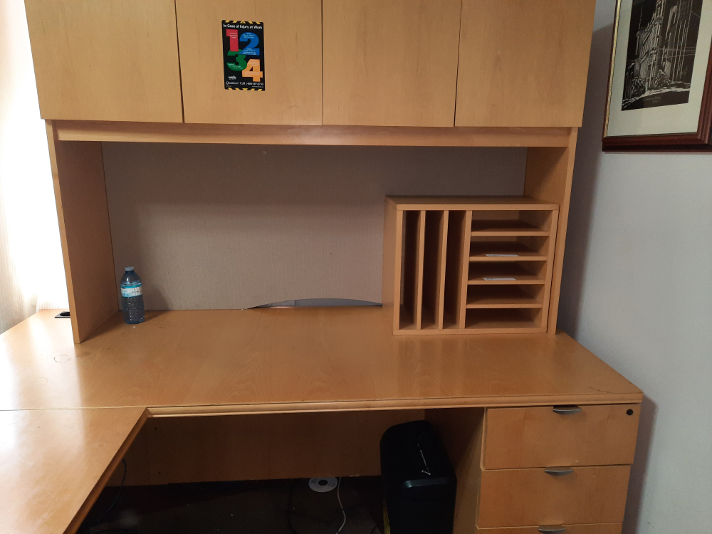 Executive desk with hutch - photo 2
