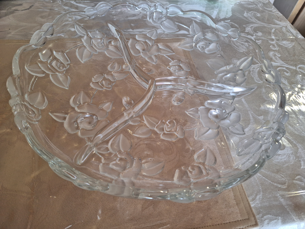 glass serving platter