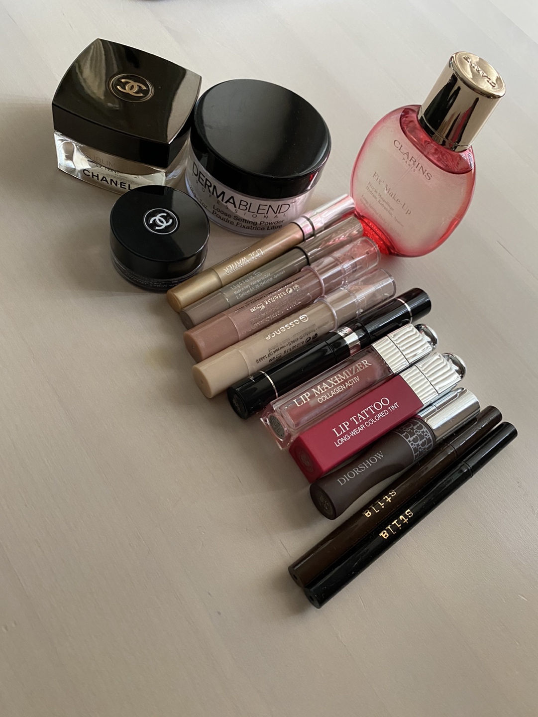 Makeup ***All for 50*** thumbnail