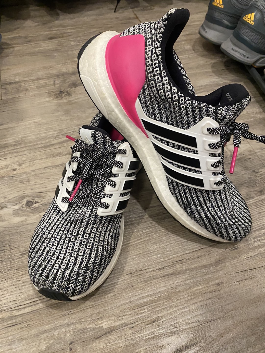 Adidas Ultra Boost Shoes - 7 US Men thumbnail