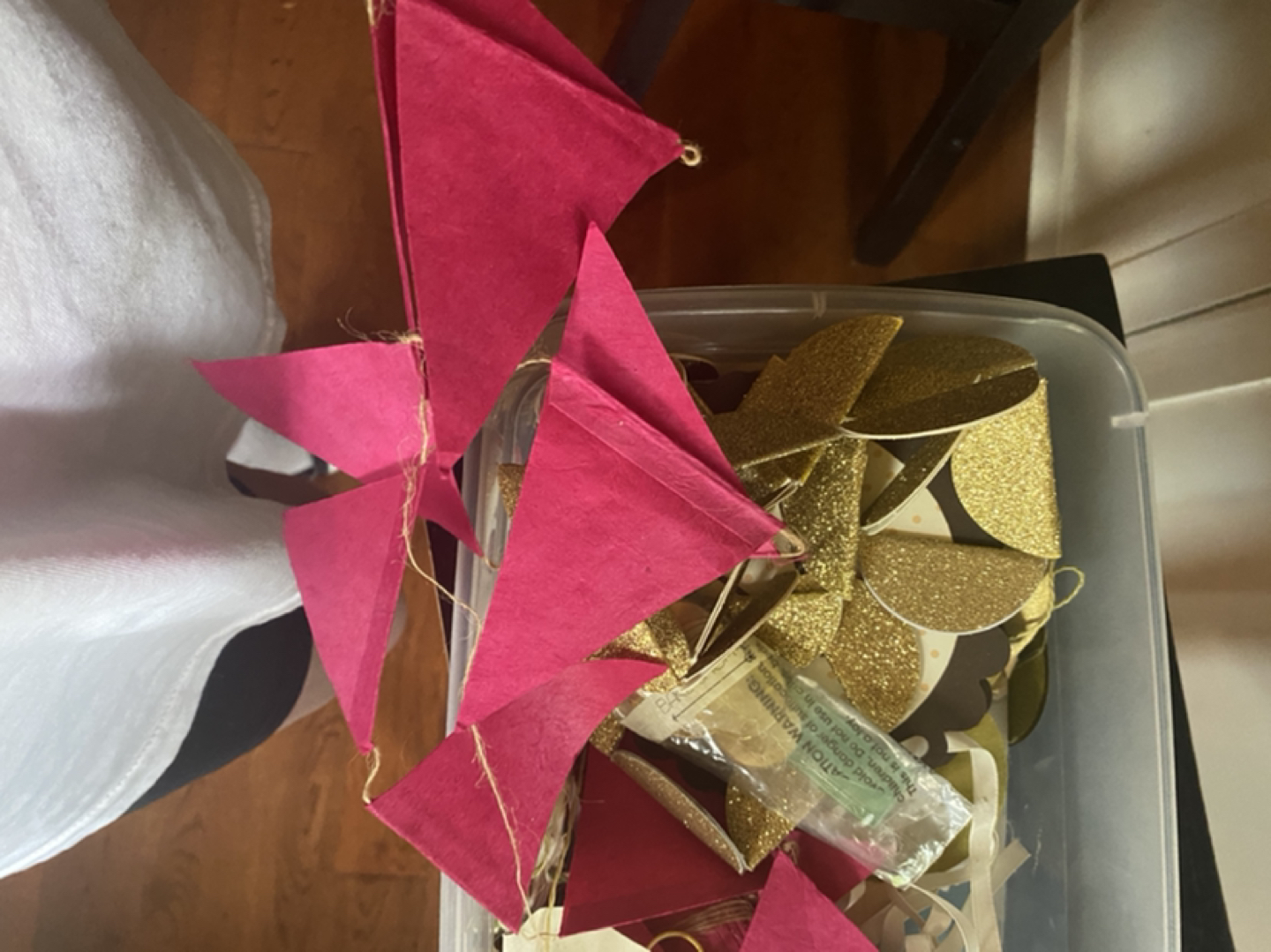 Box of bunting and banners - photo 2