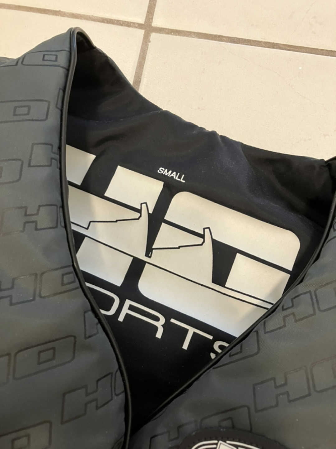 Life jacket, size small - photo 3