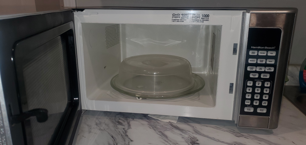 Microwave with food splatter cover.. *Moving Sale* - photo 2