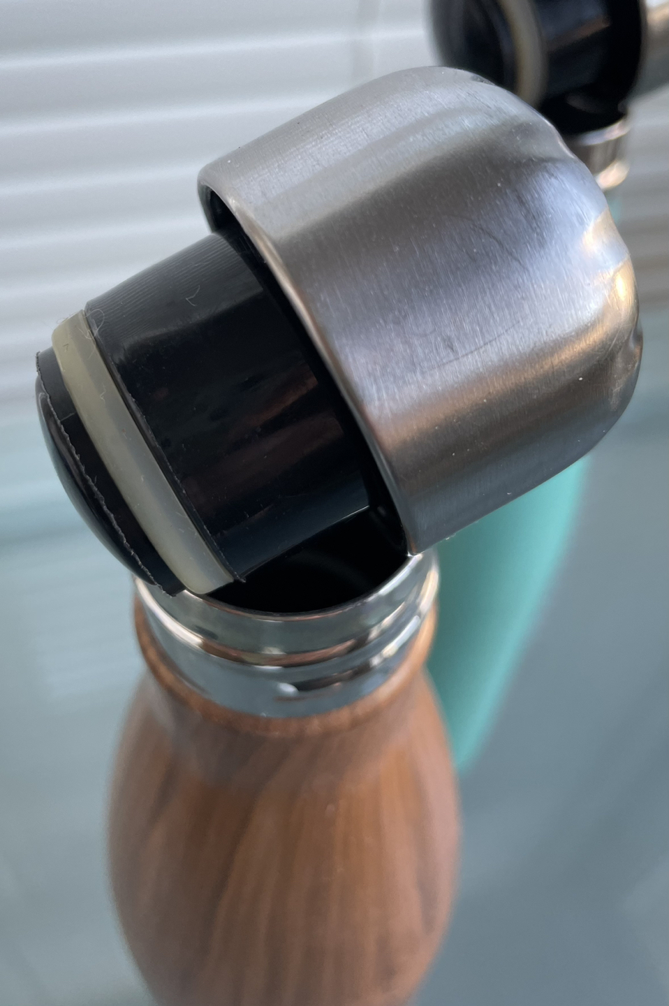 S’well water bottles image indicator(9)