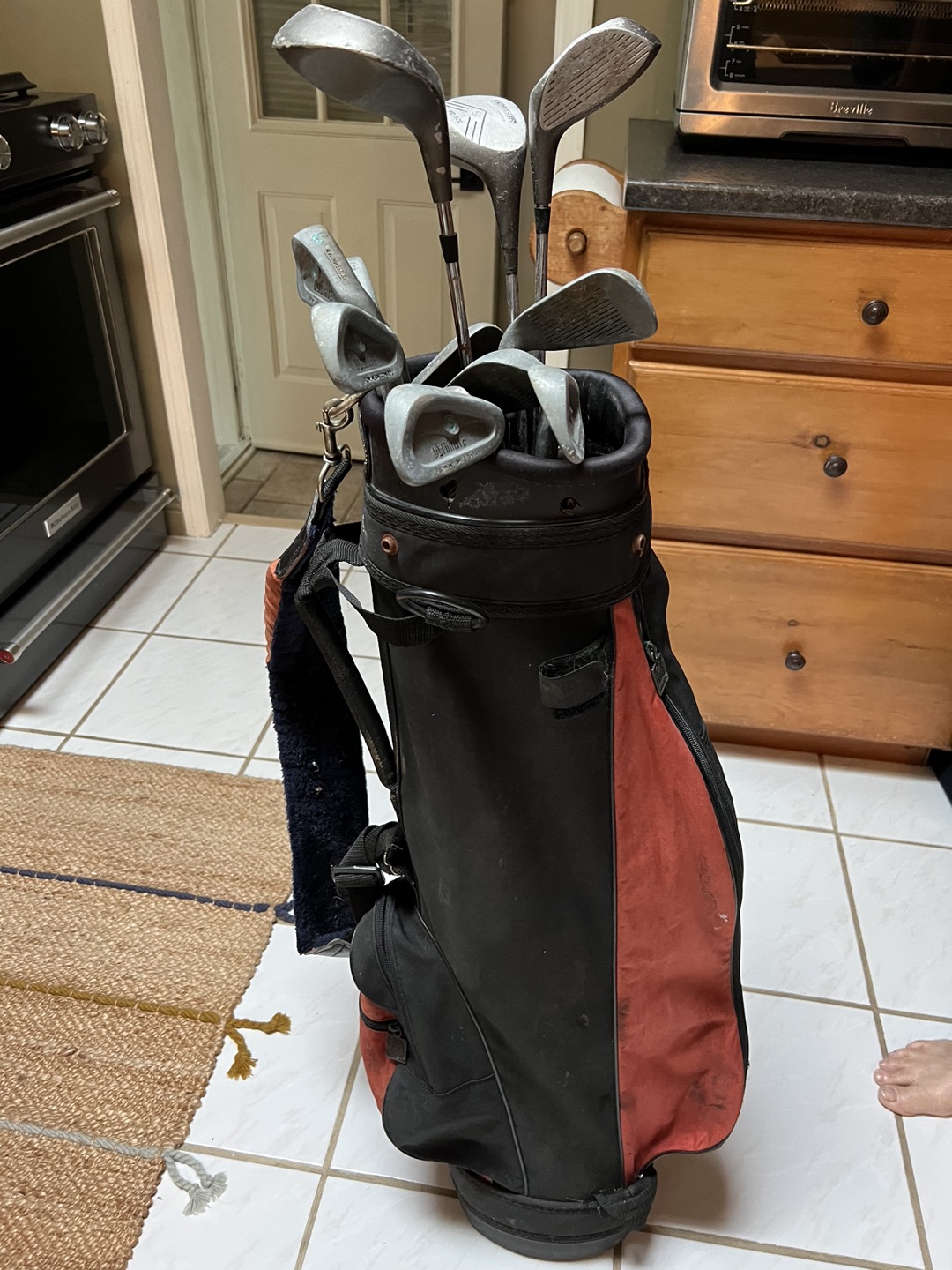 Full set of right handed golf clubs image indicator(6)