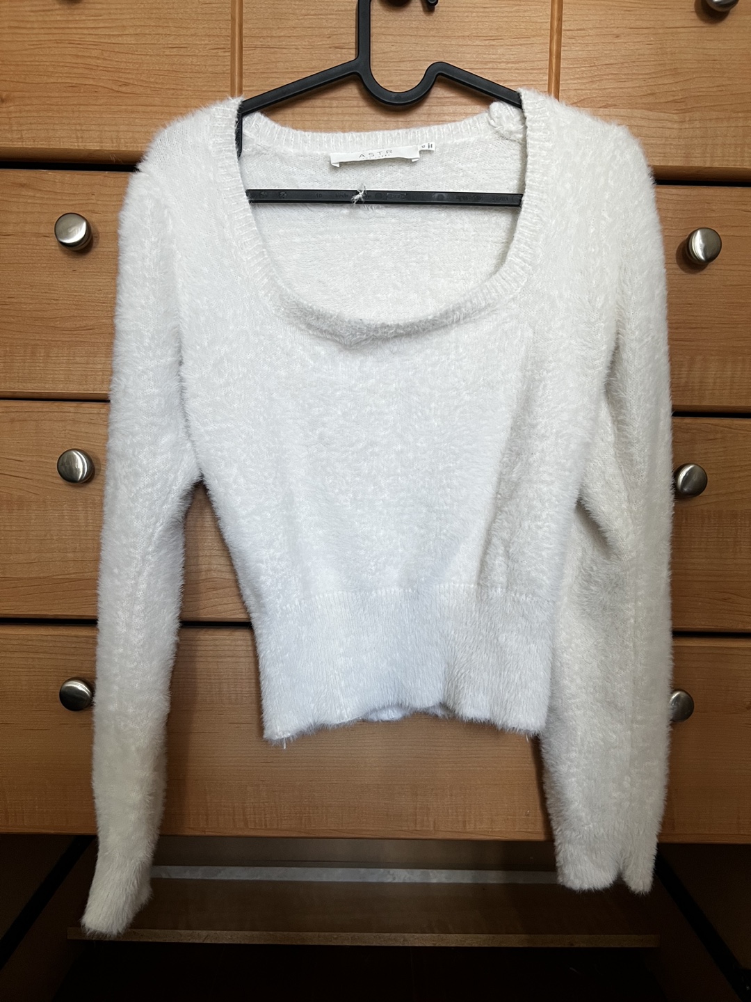 Women’s sweater with a nice shoulder structure