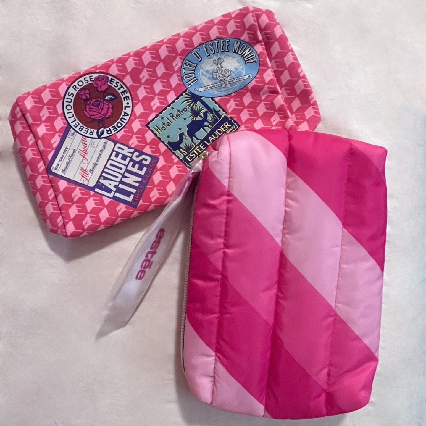Estée Lauder Makeup Bags thumbnail