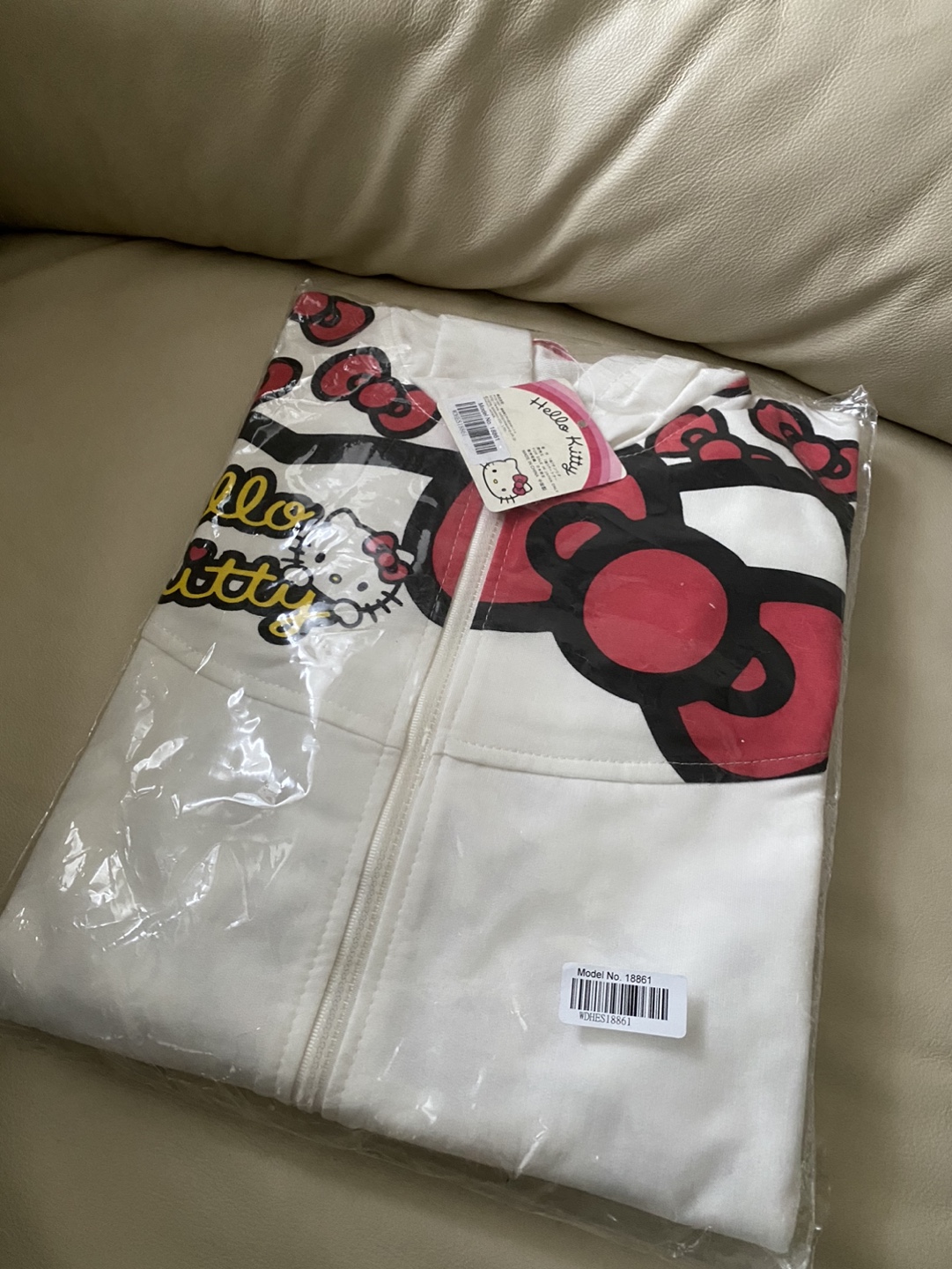 New Hello Kitty zip up hoodie image indicator(2)