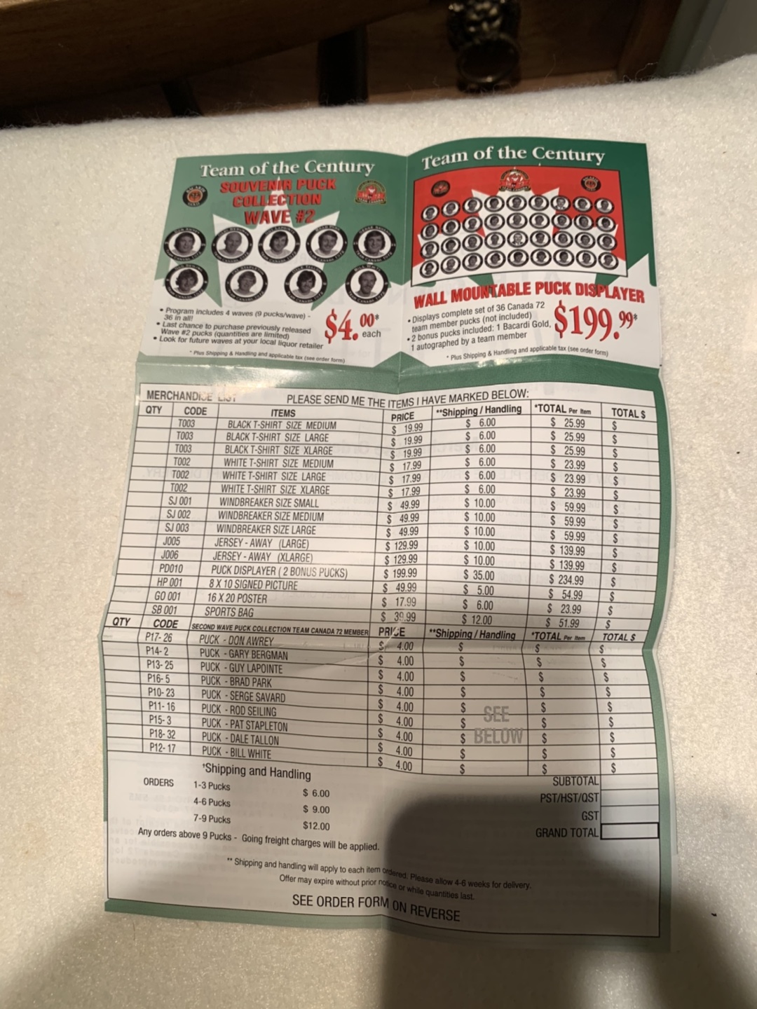 Rare 1972 TEAM OF THE CENTURY PAUL HENDERSON COLLECTIBLE PUCK ! image indicator(6)