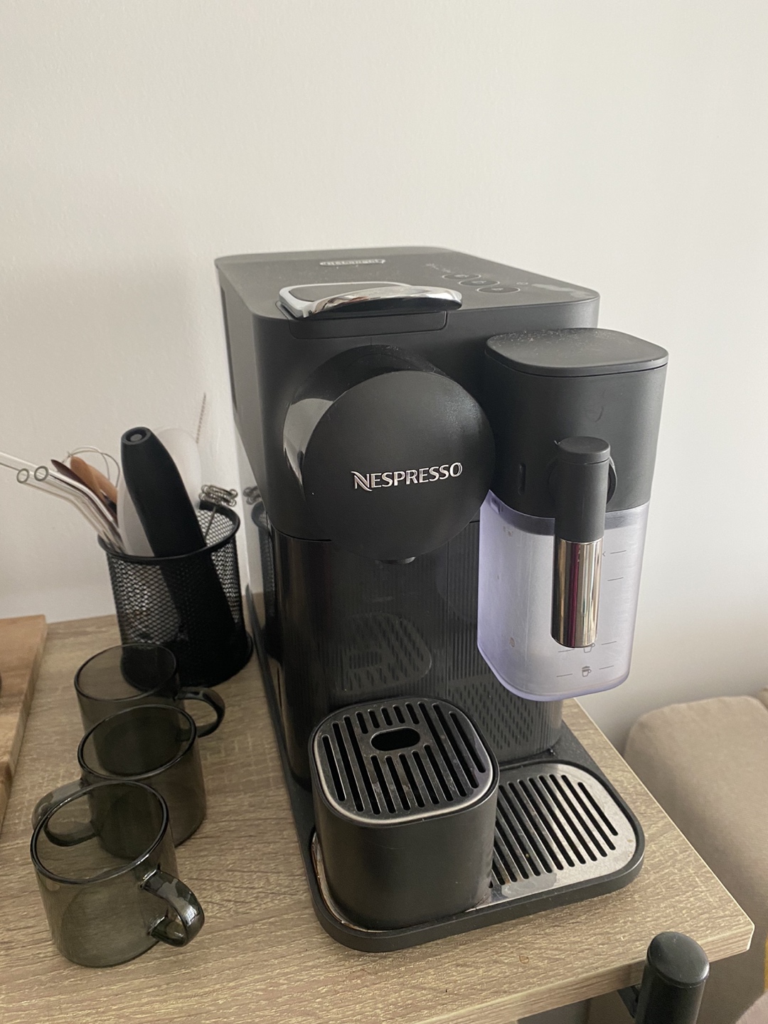 Nespresso ® Lattissima One Black Espresso Machine by De'Longhi ® thumbnail