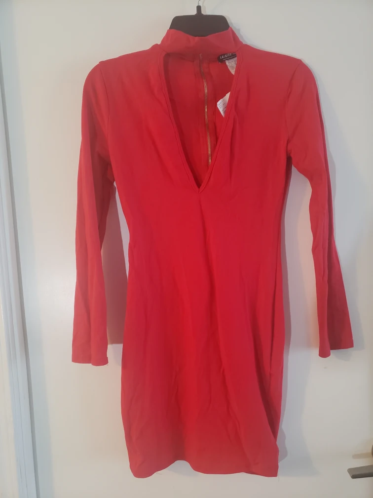 Red Dress thumbnail