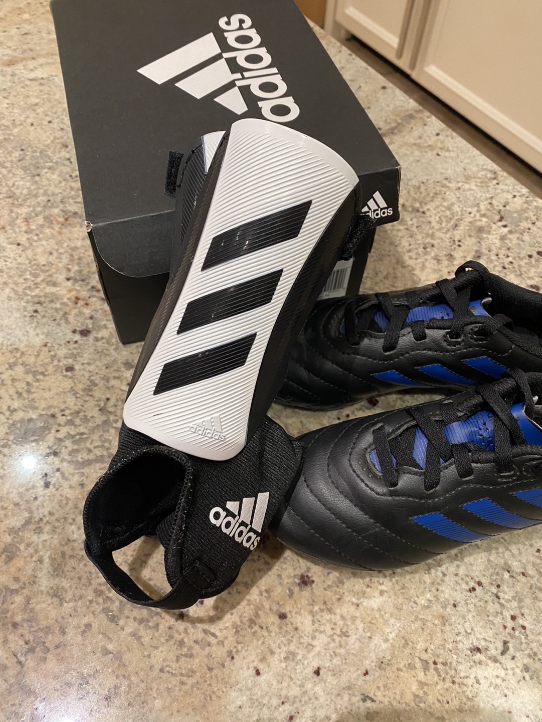 Boys Soccer Cleats & Shin Padd - photo 5