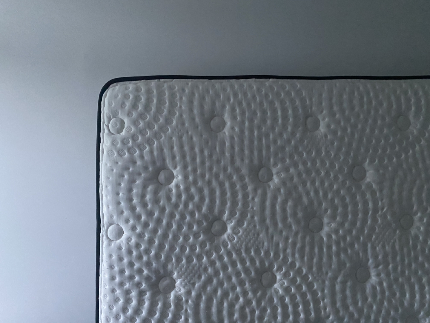 CB2 Brentwood California King Mattress image indicator(3)