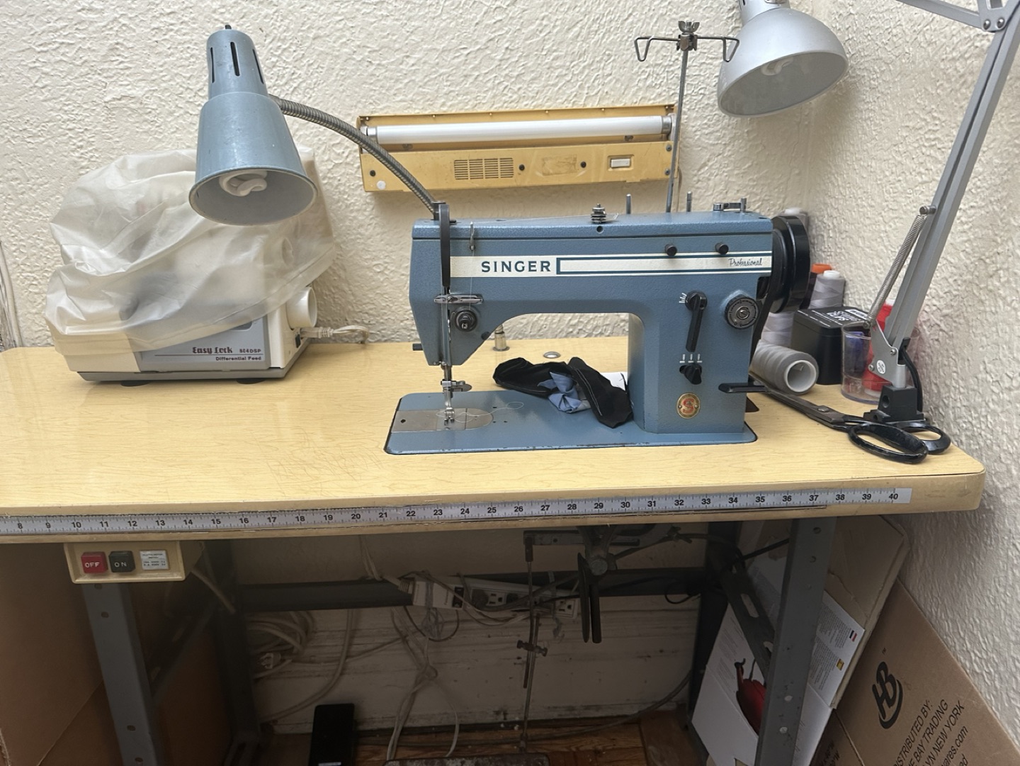 Singer Professional zigzag industrial machine - photo 2