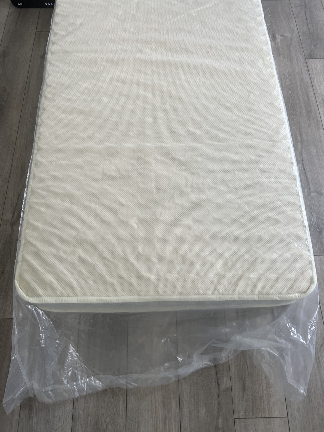 Twin mattress ( 8 inches) Memory foam Brand new thumbnail
