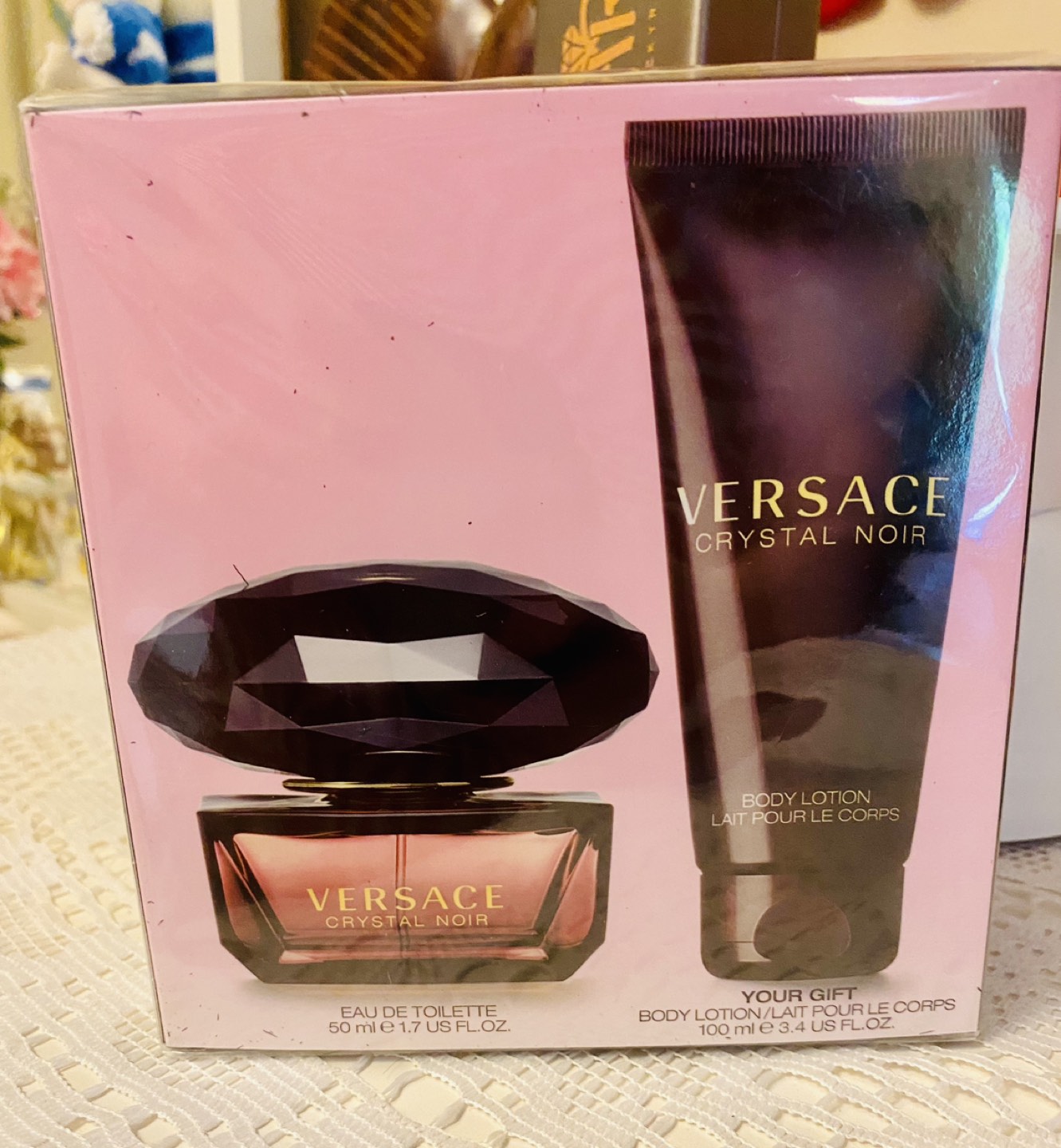 Versace Crystal Noir travel kit for ladies thumbnail