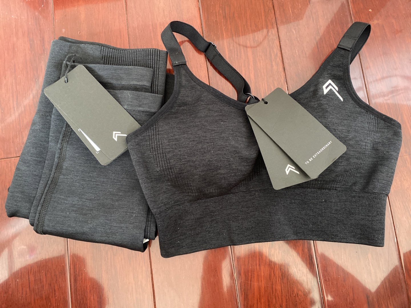 ONER ACTIVE: Australian Workout Set (Size S - worth $150) image indicator(2)