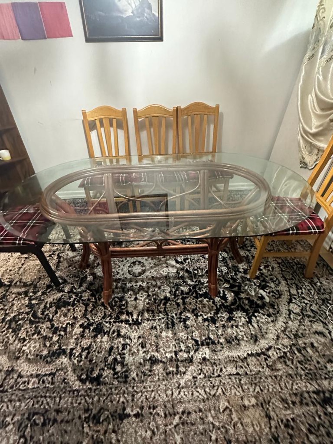 Dining table and 4 chairs - photo 2