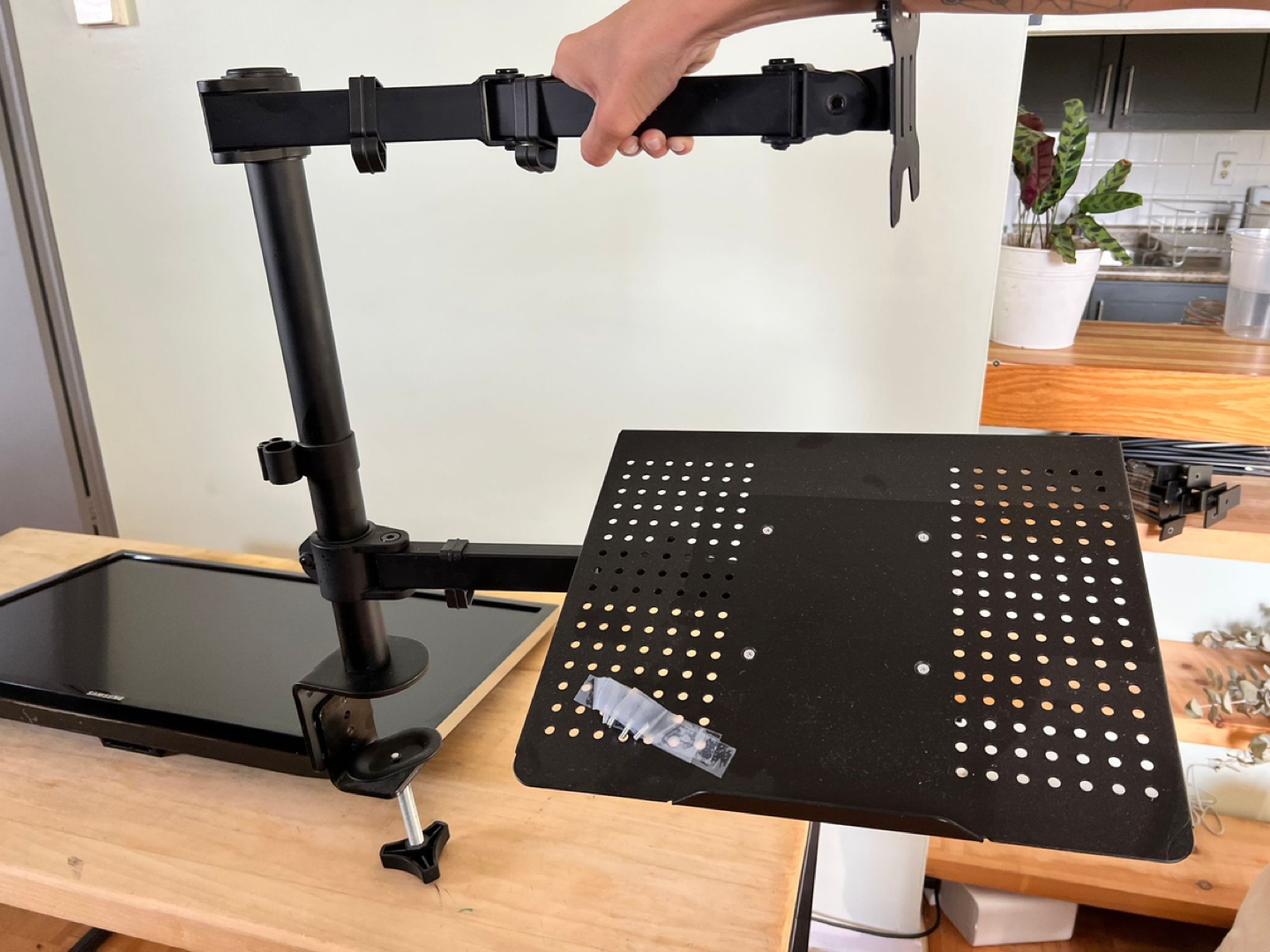 Samsung Monitor and Desk Mount - photo 4