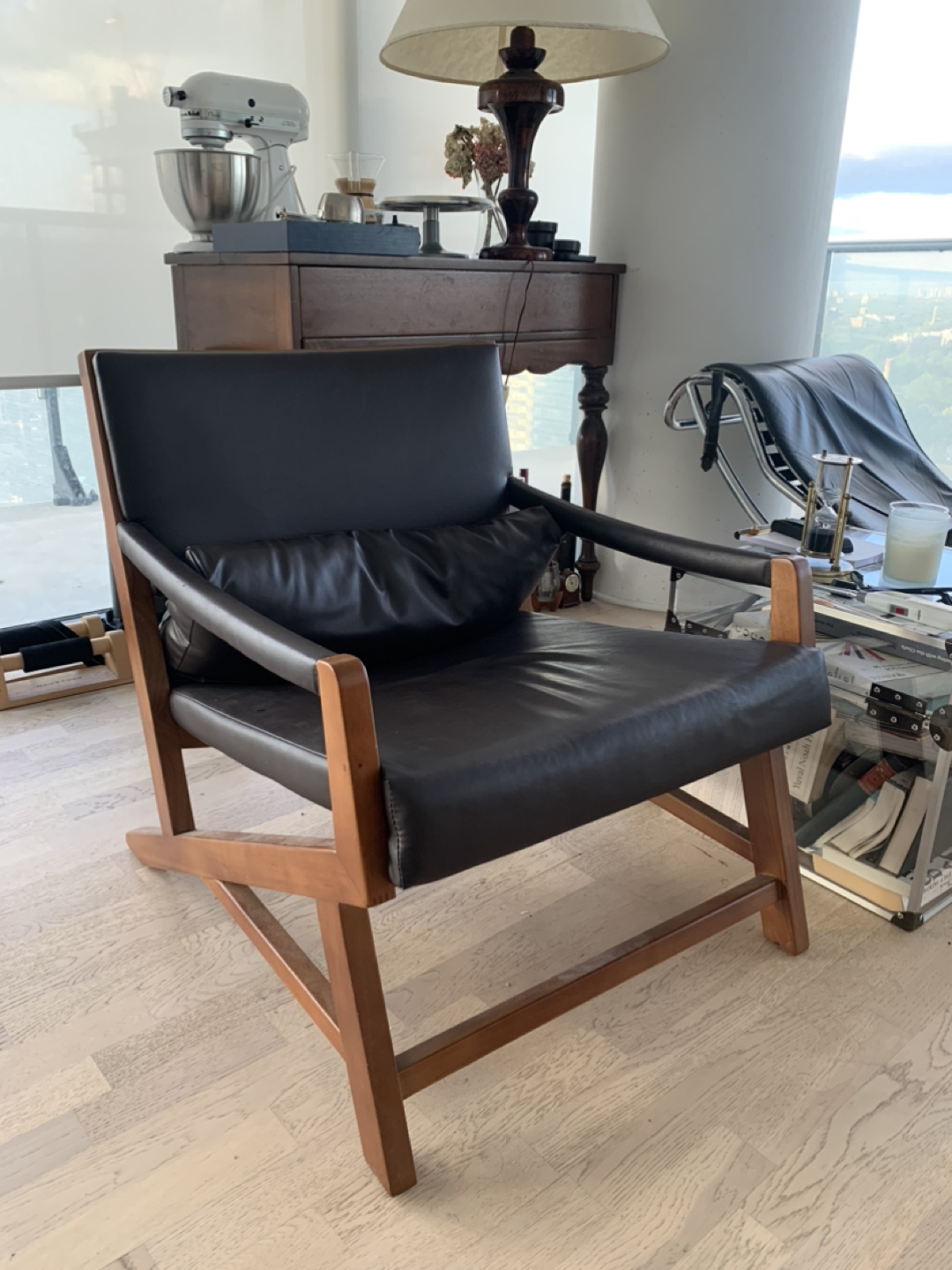 Mid century lounge chair thumbnail