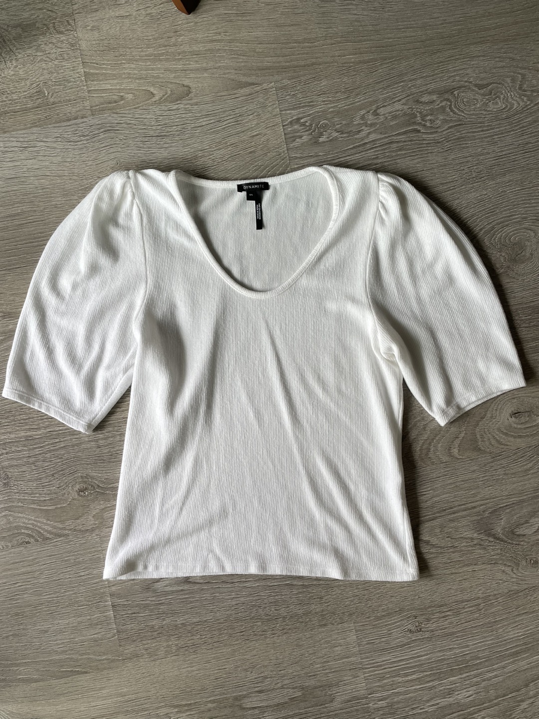 💰 White top Dynamite Size L