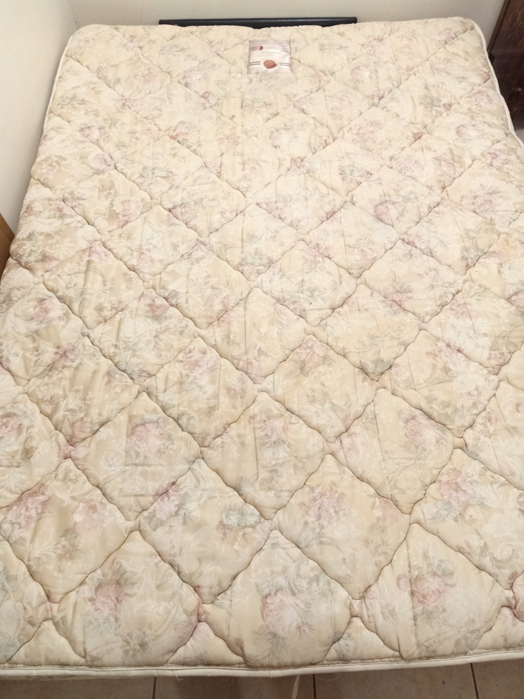 Queen mattress 12"