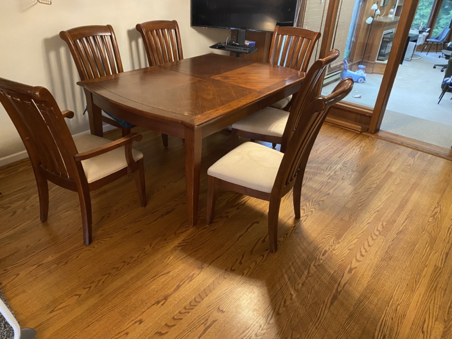 Solid Wood Dinning Table Set With 6 Chairs