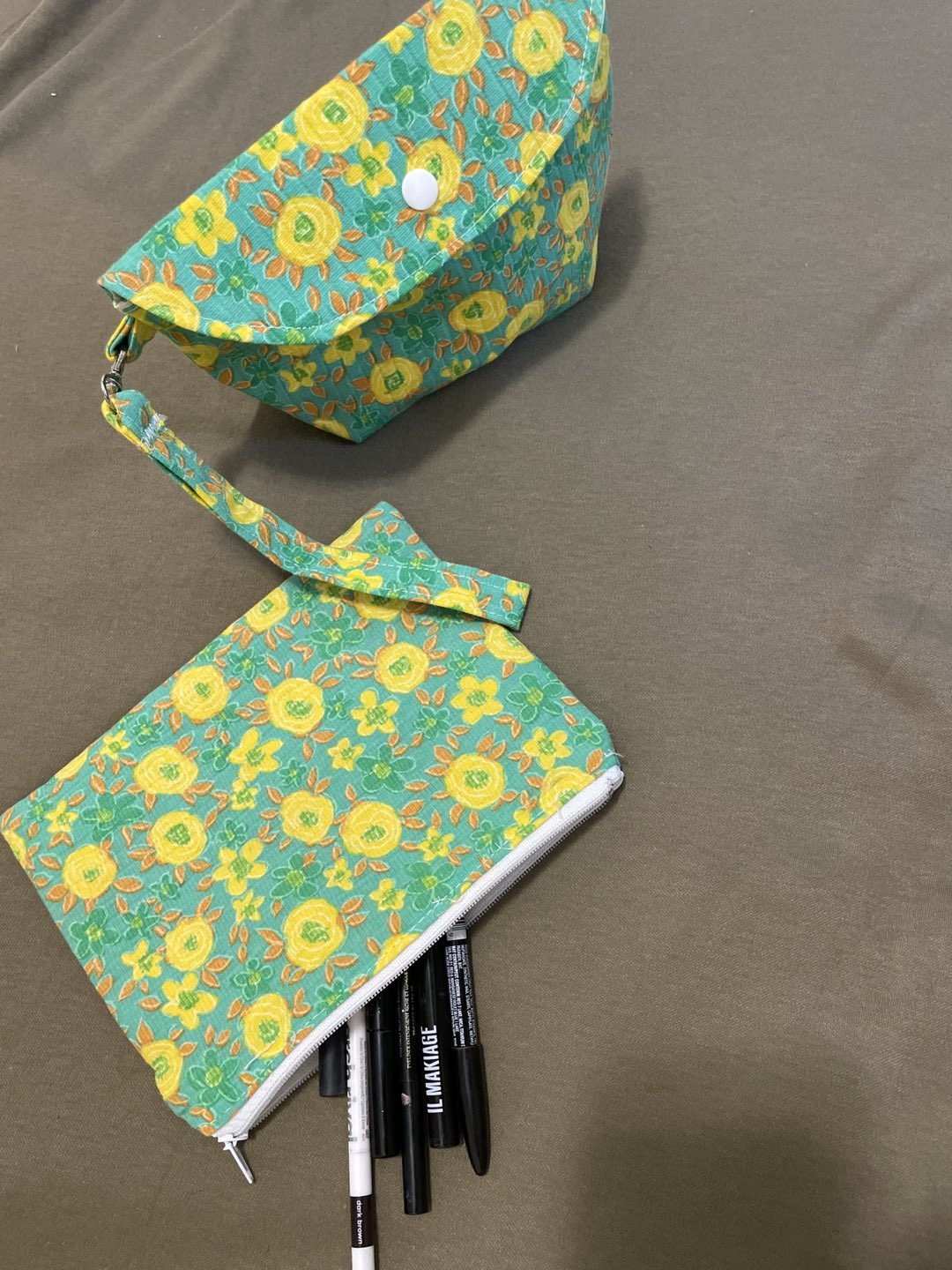 Make up bag thumbnail