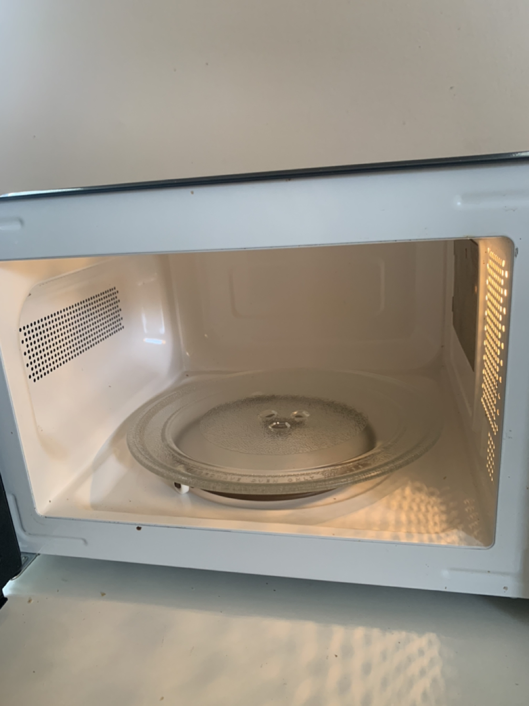 Microwave - photo 2