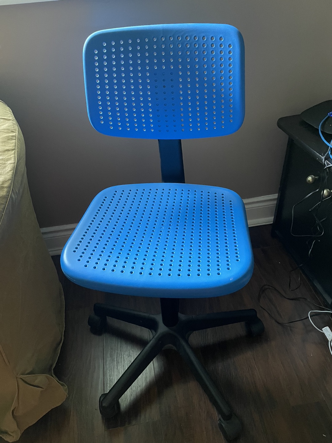 IKEA chair thumbnail