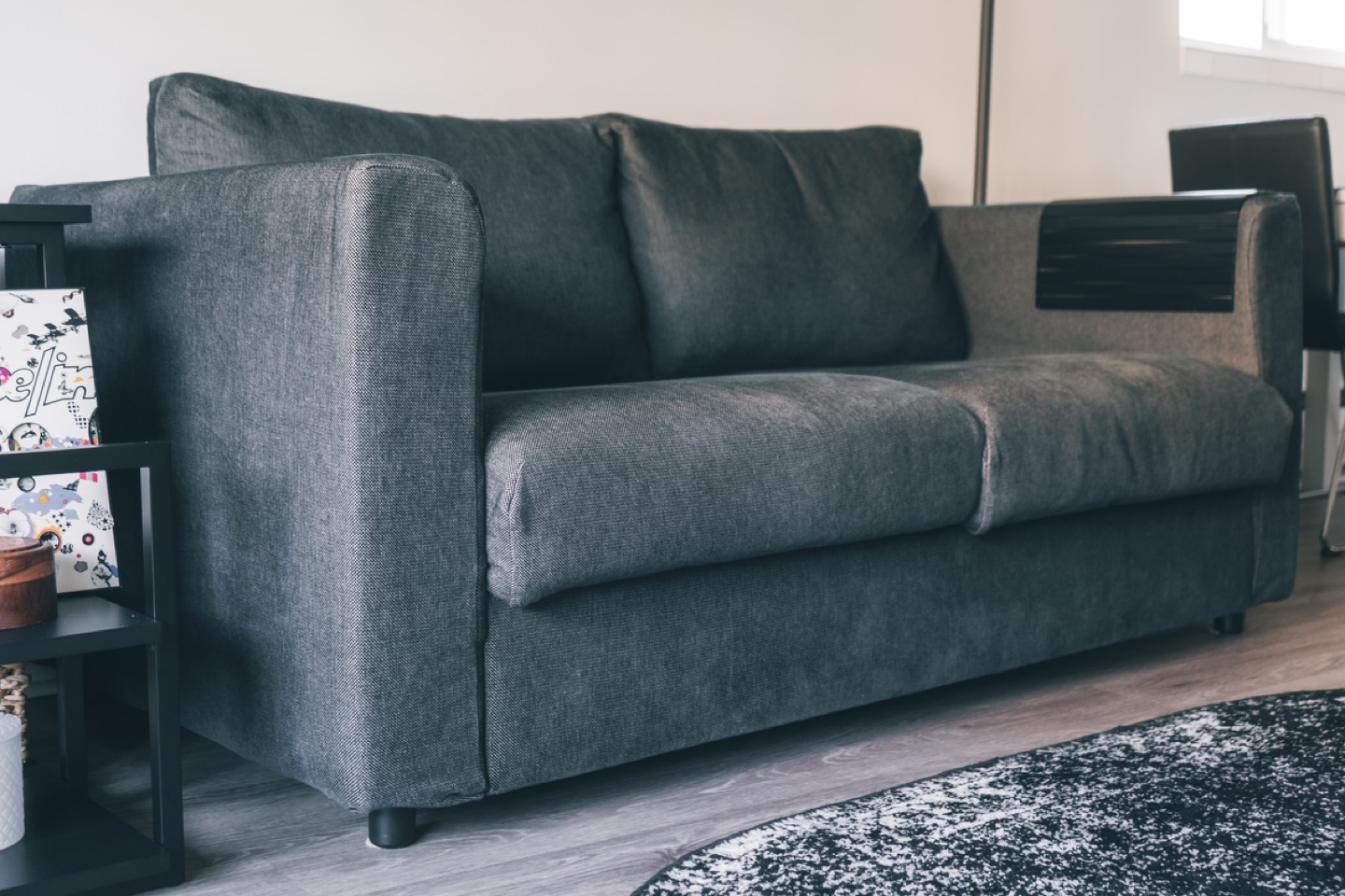 Couch - photo 3