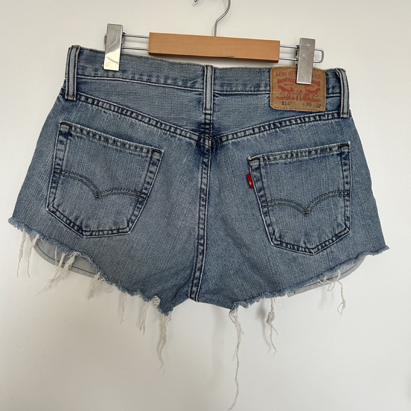 Mid Rise Levi’s Short Shorts - photo 2