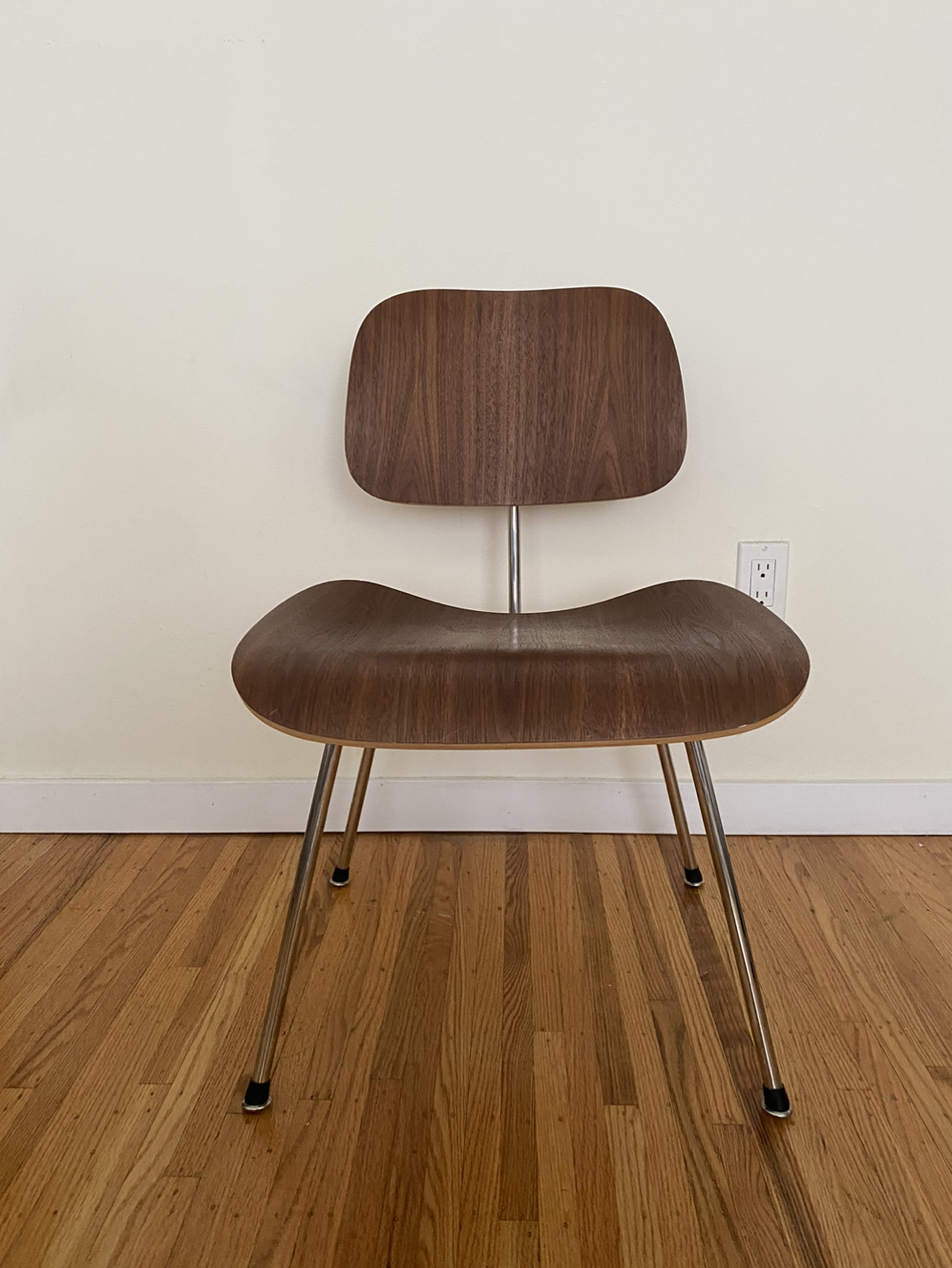 MCM dining chair (walnut) thumbnail