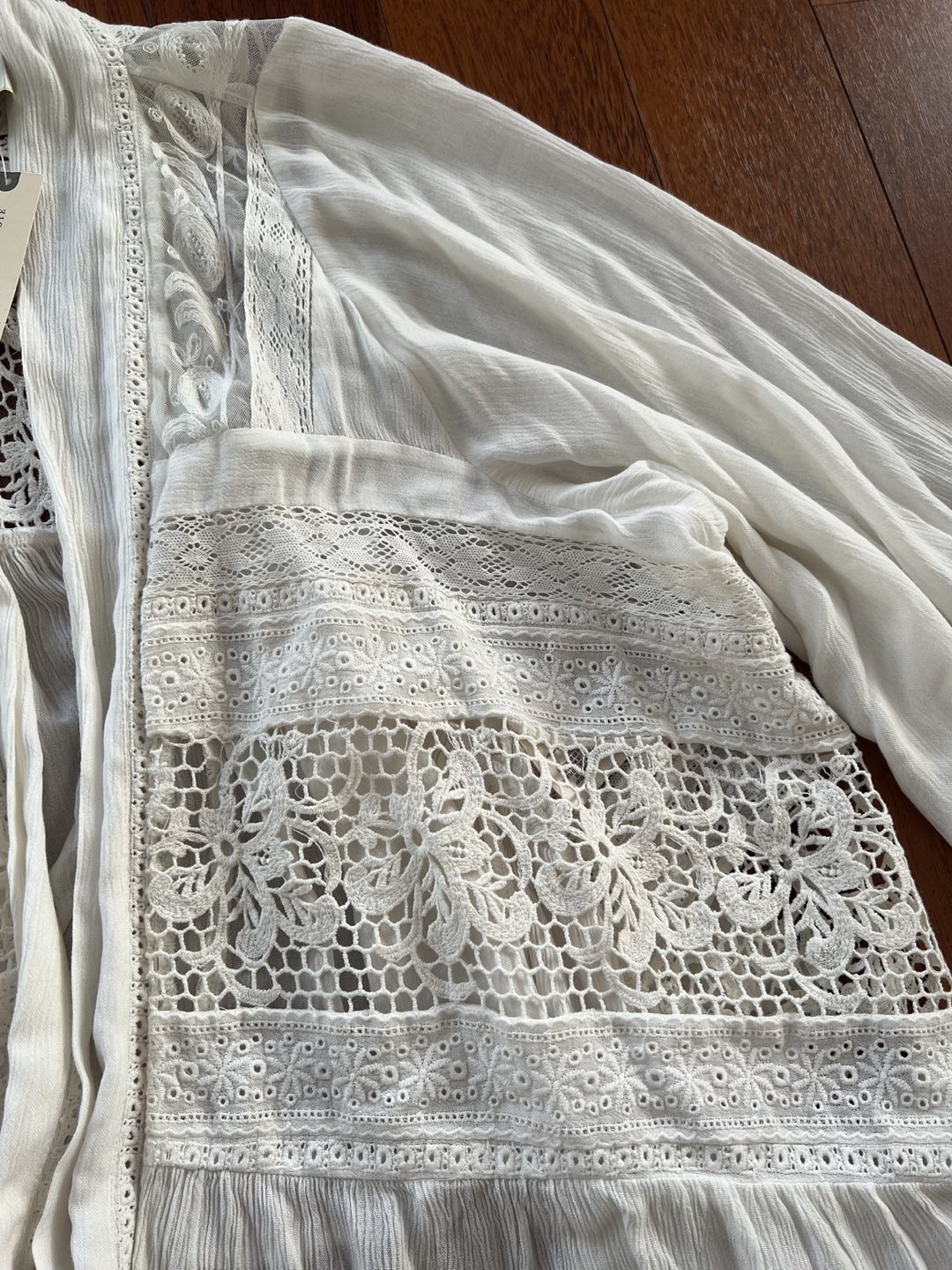 BNWT Anthrologie white top retail $150 image indicator(4)