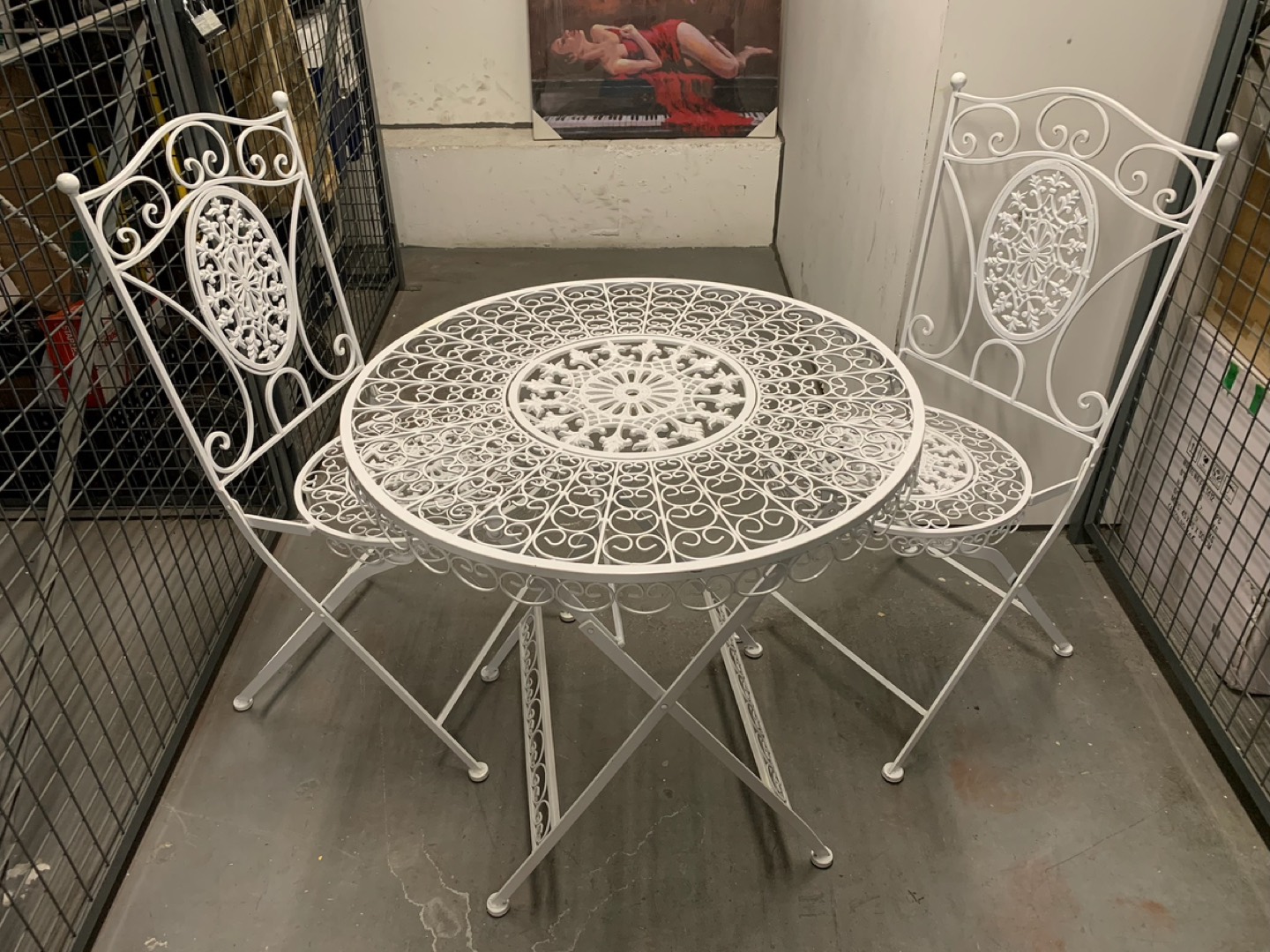 Like new White patio set balcony outdoor - photo 2