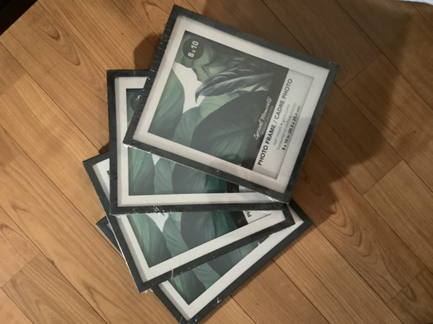 Wall-mounted Photo Frames (3 Left) image indicator(2)